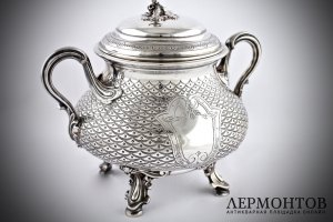 Сахарница в технике гильоше. Debain et Flamant. Серебро 950 пробы. Франция, н. XX в.