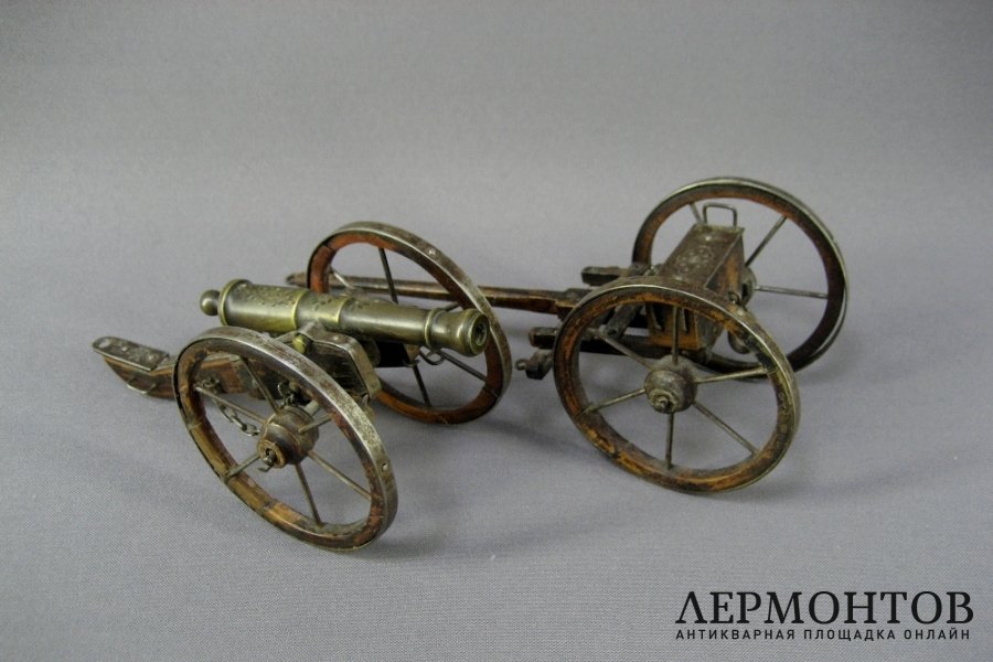Модель пушки  XIX века. Бронза, дерево. Франция, XIX век.