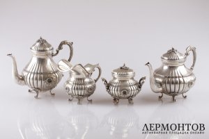 Чайный и кофейный сервиз из серебра 800 пробы. Италия, XX век.