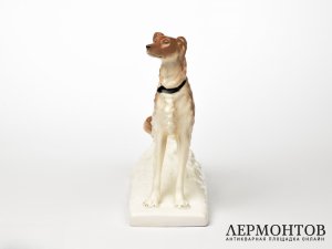 Статуэтка «Борзой». Фарфор, Royal Dux, Чехословакия, 1918–1938 годы