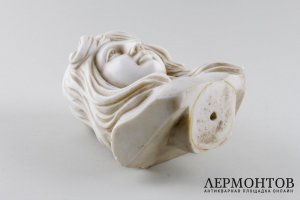 Бюст Девушка. Белый мрамор. Италия, первая половина ХХ века.