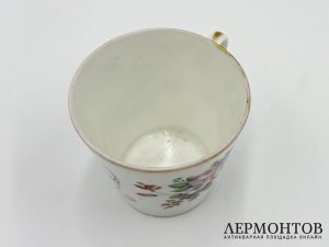 Чашка с цветами. Россия, А. Попов, 19 век. Фарфор, роспись.