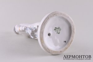 Статуэтка На парад. Фарфор, роспись. СССР, Дулевский фарфоровый завод, 1952. 