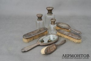 Туалетный набор. Серебро 950 пробы. Франция, XIX век. 