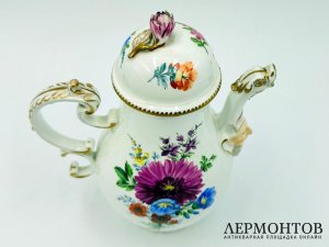 Чайник с маскароном. Германия, Meissen, 18 век. Фарфор, роспись. 