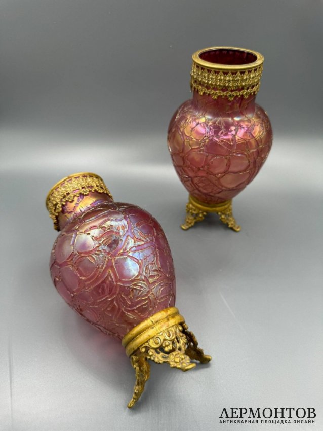 Парные вазы в стиле модерн. Радужное стекло, латунь, Loetz, Богемия, 1900-е годы