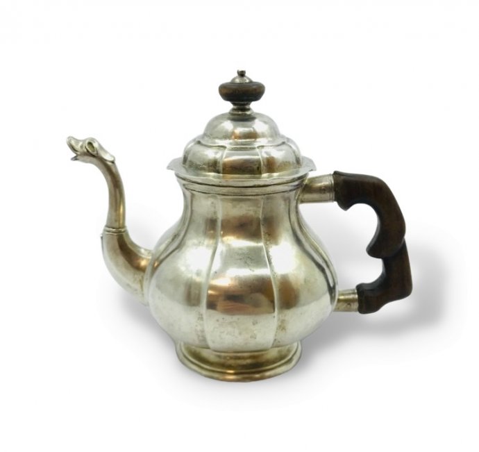 Чайник. Серебро, Швеция, 1749 год