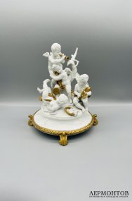 Статуэтка «Музицирующие путти». Бисквит, Ernst Bohne Söhne, Германия, 1901–1920 годы