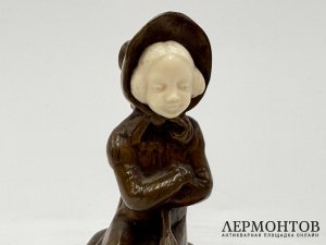 Статуэтка Девочка с зонтиком в ст. Модерн. Австрия, Терещук, 1900-е гг. Бронза, кость