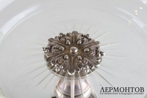 Парные вазы-фруктовницы на ножках в виде грифонов. Серебро 800 пробы. Австрия.