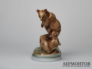 Статуэтка «Медведи борются». Фарфор, Zsolnay, Венгрия, середина XX века
