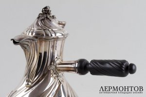 Кофейник Leon Lapar в стиле рококо. Серебро 950 пробы. Франция, XIX в.