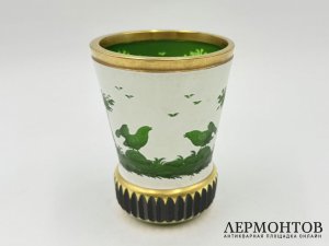 Крупный стакан Охота на тетерева. Богемия, сер. 20 века. Цветное стекло.