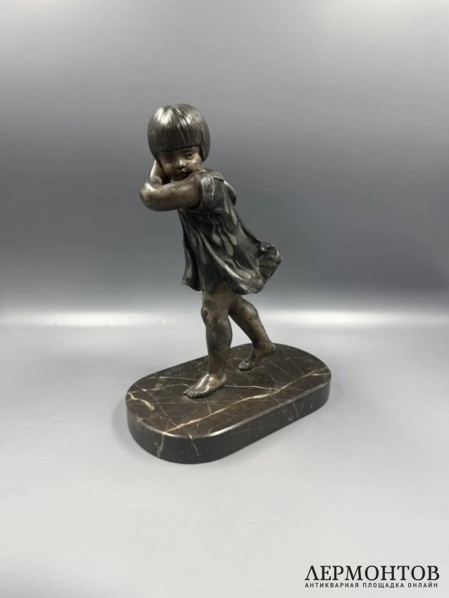 Скульптура «Девочка с Арлекином» в стиле ар-деко. Шпиатр, Франция, 1920–1930 годы