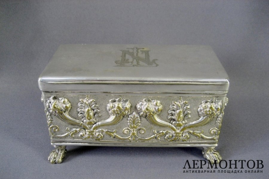 Шкатулка.  Бронза, серебрение, дерево. Европа, XIX век.