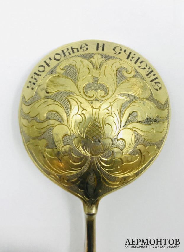 Ложка с фигурой девушки в кокошнике. Серебро 84 пробы, И. Е. Морозов, Россия, 1908–1917 годы