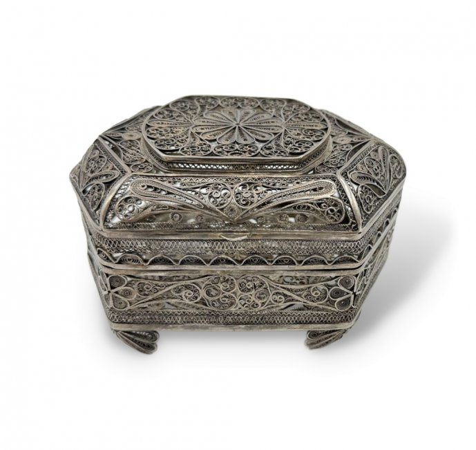 Большая шкатулка. Россия, 1960-70 гг. Серебро 925 пробы, скань.