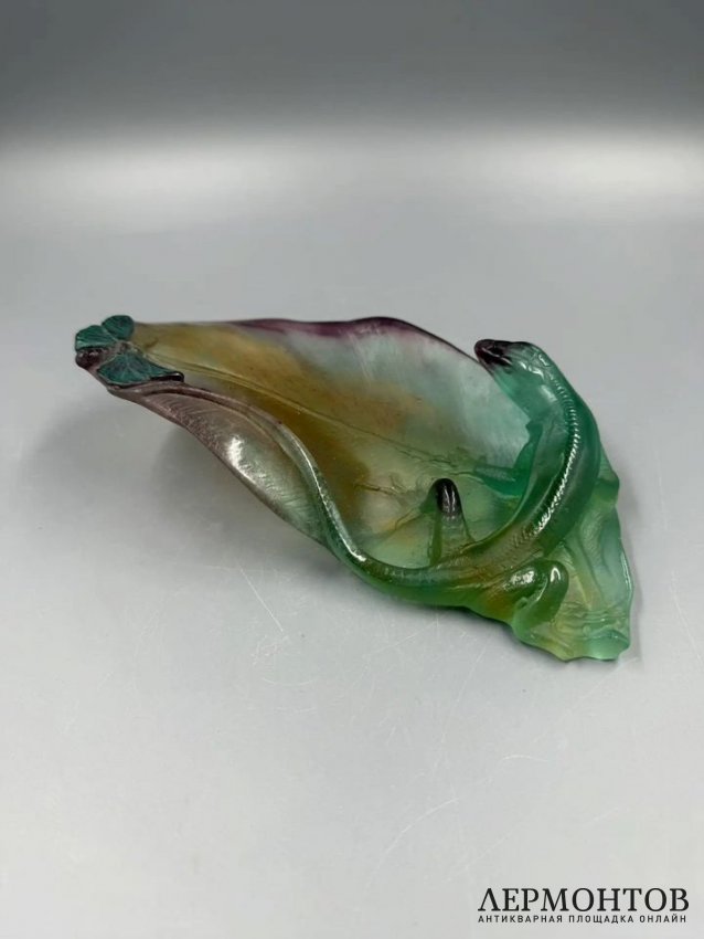 Вазочка «Ящерица и бабочка». Хрусталь pâte de verre, Daum, Франция, 1980-е годы