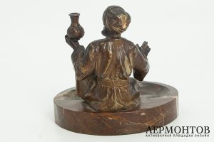 Статуэтка Араб Продавец масла. Франция, 1930-е гг. Шпиатр. Мрамор.