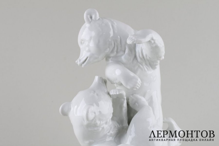 Статуэтка Молодые играющие медведи. Фарфор.  Meissen, Германия, Alexander Struck.