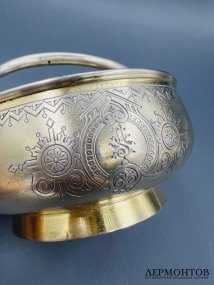 Ваза-конфетница в неорусском стиле. Серебро 84 пробы, М. Иванов, Россия, 1890 год