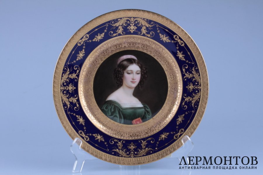 Тарелка с портретом. Anna Hillmayr nach F. Steiler. Германия, Хутченройтер, кон. 19 - нач. 20 в. Фарфор.