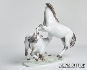 Статуэтка «Играющие жеребцы». Фарфор, Rosenthal, Германия
