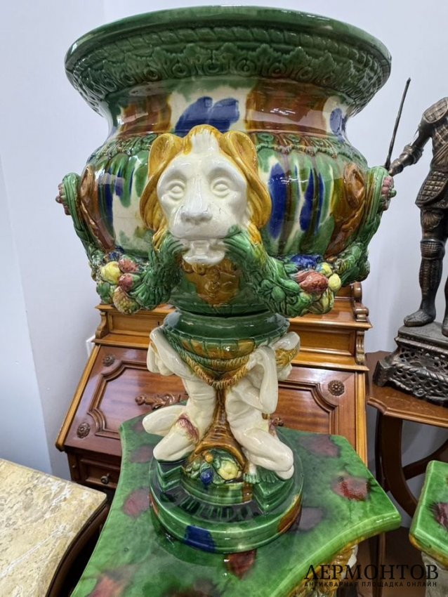 Парные кашпо на консолях со львами. Фаянс, роспись, Capodimonte, Италия, 20 век