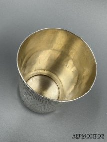 Стопка с декором тромплей. Серебро 84 пробы, И. Салтыков, Россия, 1899–1908 годы