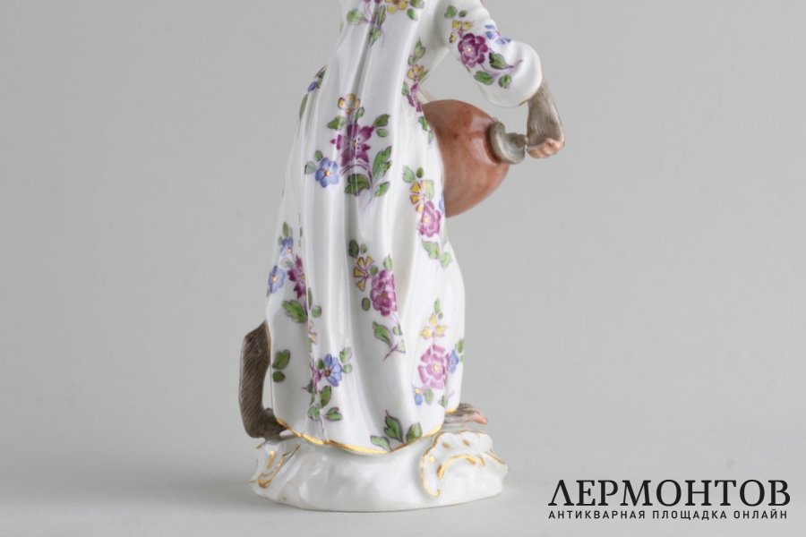 Шарманщица. Серия Обезьяний оркестр. Фарфор, роспись. Мейсенская мануфактура, 1934-45