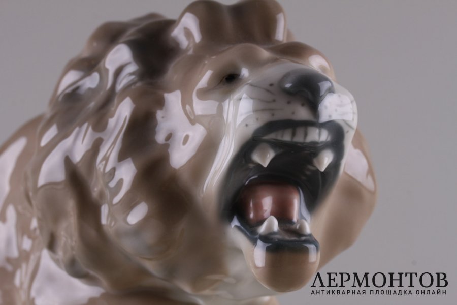 Статуэтка Лев. Фарфор, роспись. Чехия, Amphora. Нач. 20 в.
