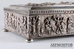  Коробка  с изображением сцены в трактире. Серебро 800. Голландия