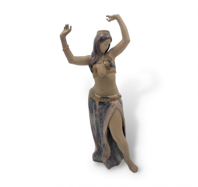 Статуэтка «Ритм Востока I». Фарфор грес, Lladro, скульптор Alfredo Llorens, Испания, 2005–2008 годы