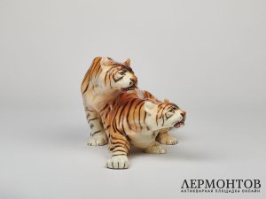 Статуэтка «Тигры». Фарфор, Royal Dux, Чехословакия, середина XX века