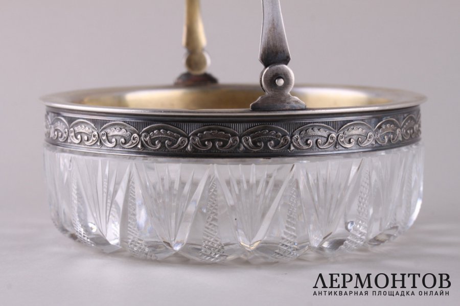 Конфетница с ручкой. Серебро 875 пробы, хрусталь. СССР, 1955 год.
