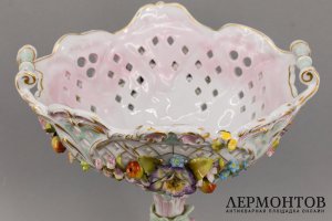 Ваза для фруктов Амур и Психея. Фарфор, роспись. Германия, Ширхольц, 1867 - 1911.