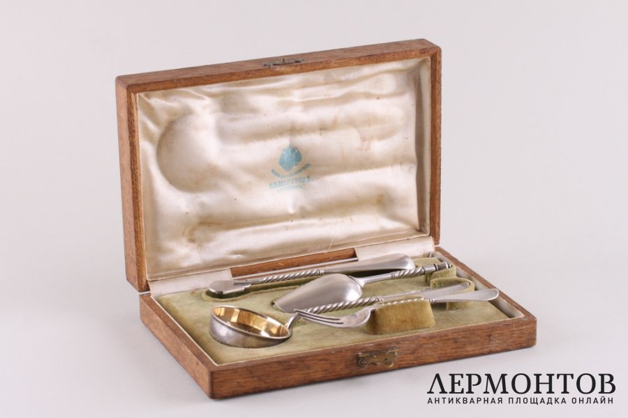 Набор для чая в коробке. Серебро 84 пробы. Российская империя, до 1908 года.