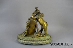 Амур, играющий на виолончели. Бронза, патинирование, мрамор. Европа, XIX век.