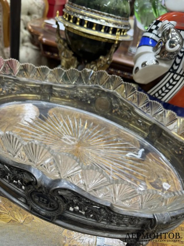 Ваза-ладья в стиле неоклассицизма. Серебро 84 пробы, стекло, Россия, 1908–1917 годы