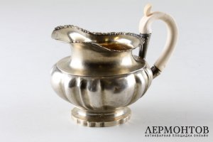 Молочник из серебра 84 пробы. Россия, Москва, 1840 год. 
