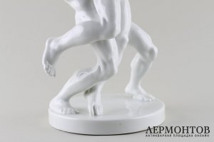 Статуэтка Борцы. Фарфор.  Фабрика Herend, Венгрия, подпись Farkas B., 1940-е гг.