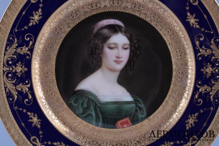 Тарелка с портретом. Anna Hillmayr nach F. Steiler. Германия, Хутченройтер, кон. 19 - нач. 20 в. Фарфор.
