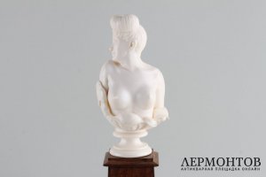 Бюст обнаженной девушки, ар-деко. Кость, дерево. Европа, 1930-е гг.