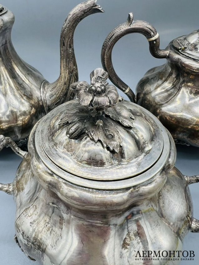 Чайно-кофейный сервиз: кофейник, чайник, сахарница. Серебро 84 пробы, мастер G. S., Россия, 1857 год