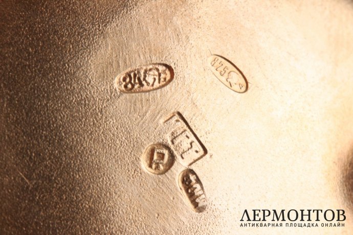 Солонка. Трыкин. Расписная эмаль по скани. Серебро 84 пробы. Россия, 1899-1908 гг.