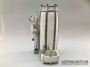 Статуэтка-ваза «Дети». Фарфор, Amphora, Австрия, 1900–1910 годы