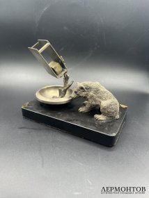 Спичечница с фигурой медведя. Бронза, камень, Россия, конец 19 века