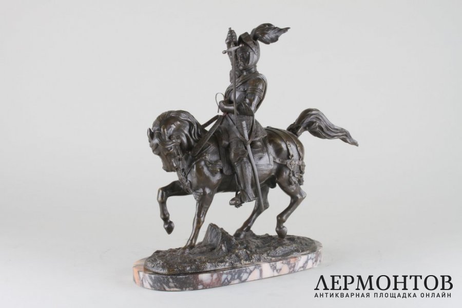 Скульптура Рыцарь, обнажающий меч. Бронза. Европа, 20 век.