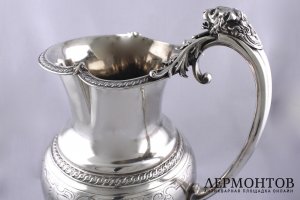 Крупный кувшин для воды. Гильоширование, чеканка. Серебро 900 пробы. XIX век.