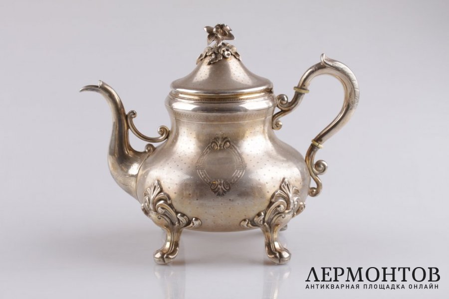 Чайник в неоклассическом стиле. Серебро 950 пробы. Франция